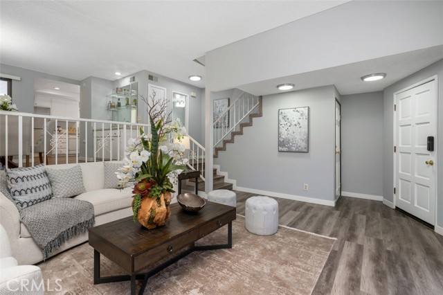 106 S Sierra Madre Boulevard, Pasadena CA: https://media.crmls.org/medias/43c62100-7176-4f0d-ac1b-b3496134d401.jpg