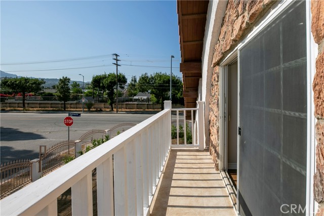 10670 Deering Avenue, Chatsworth CA: https://media.crmls.org/medias/43c6346b-baa2-4f53-9ec2-8633ead9b8bf.jpg