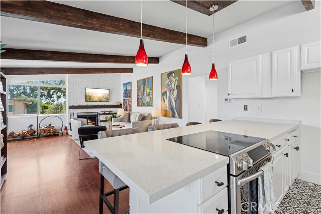 Detail Gallery Image 7 of 24 For 436 Seaward Rd, Corona Del Mar,  CA 92625 - 2 Beds | 1 Baths