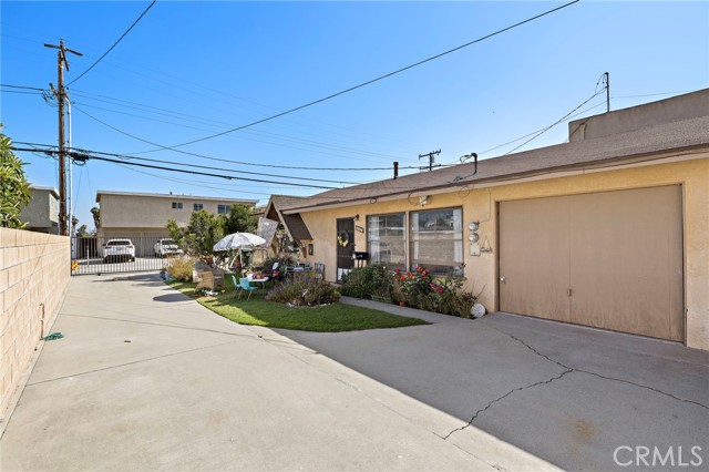 4292 Howard Avenue, Los Alamitos CA: https://media.crmls.org/medias/43c66551-b3e9-48ae-a220-b90eb9852f77.jpg