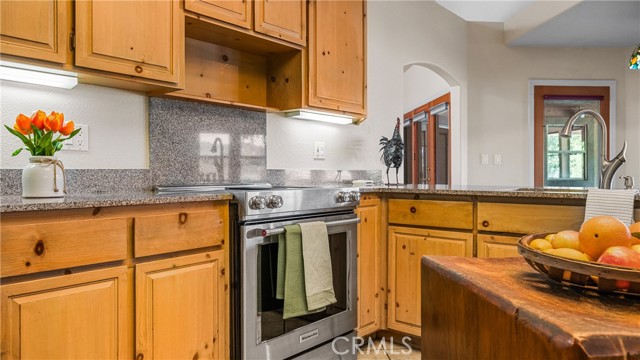 Detail Gallery Image 9 of 71 For 12285 High Valley Rd, Clearlake Oaks,  CA 95423 - 4 Beds | 3 Baths
