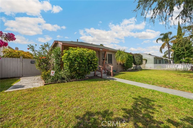 2100 W Valencia Drive, Fullerton CA: https://media.crmls.org/medias/43c74ce7-3195-48c6-811f-7ebcaca8803b.jpg