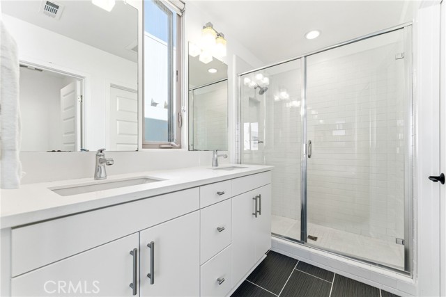 Detail Gallery Image 18 of 35 For 70 Ebb Tide, Newport Beach,  CA 92663 - 3 Beds | 3/1 Baths