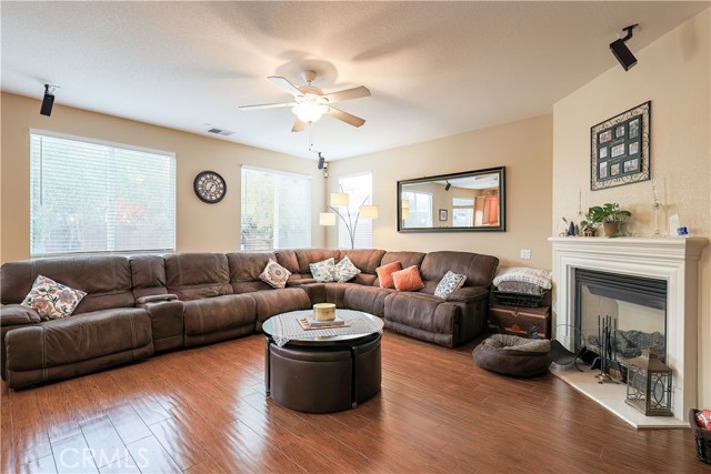 Detail Gallery Image 15 of 62 For 4096 Toulon Ct, Merced,  CA 95348 - 4 Beds | 3/1 Baths