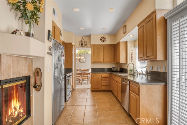 Detail Gallery Image 12 of 47 For 4744 Rhapsody Dr, Oak Park,  CA 91377 - 3 Beds | 3 Baths