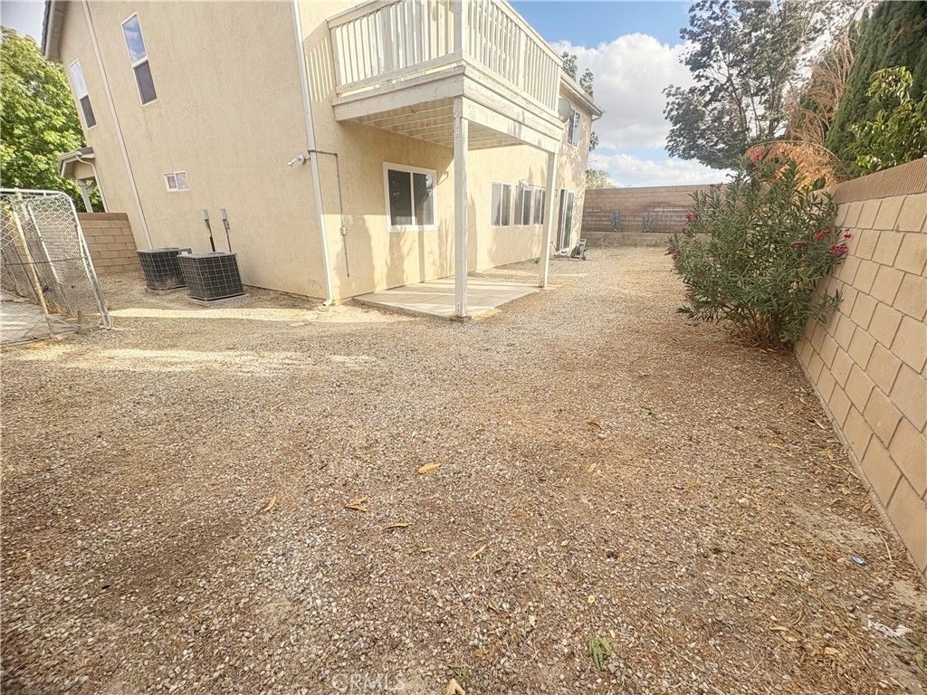https://media.crmls.org/medias/43c91cd6-d49f-41ec-8f2f-d99c0661c413.jpg?preset=X-Large
