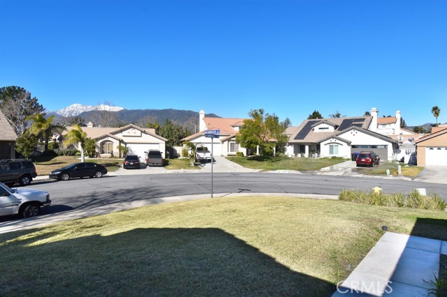 2661 W Dawnview Drive, Rialto, CA, 92377 2661 W Dawnview Drive, Rialto, CA, 92377