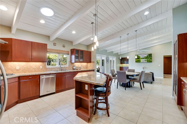 Detail Gallery Image 10 of 69 For 5531 Cornwall Ave, Riverside,  CA 92506 - 4 Beds | 3 Baths