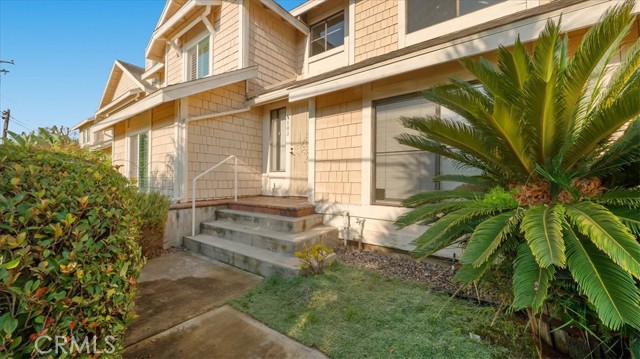 Detail Gallery Image 9 of 39 For 2243 Pacific Ave #3,  Costa Mesa,  CA 92627 - 3 Beds | 2/1 Baths