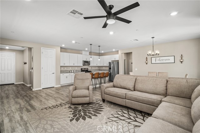 Detail Gallery Image 8 of 39 For 44501 Encanto Way, Lancaster,  CA 93536 - 4 Beds | 2 Baths