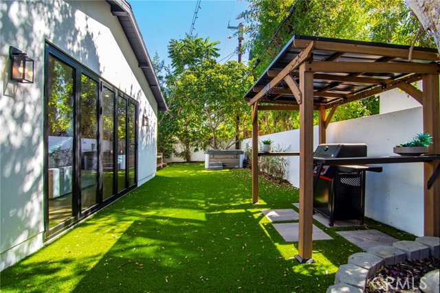 17420 Collins Street photo 32