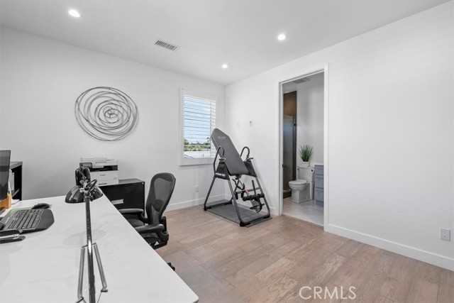 3213 Pine Ave, Manhattan Beach, California 90266, 5 Bedrooms Bedrooms, ,1 BathroomBathrooms,Residential,Sold,Pine Ave,SB22146634