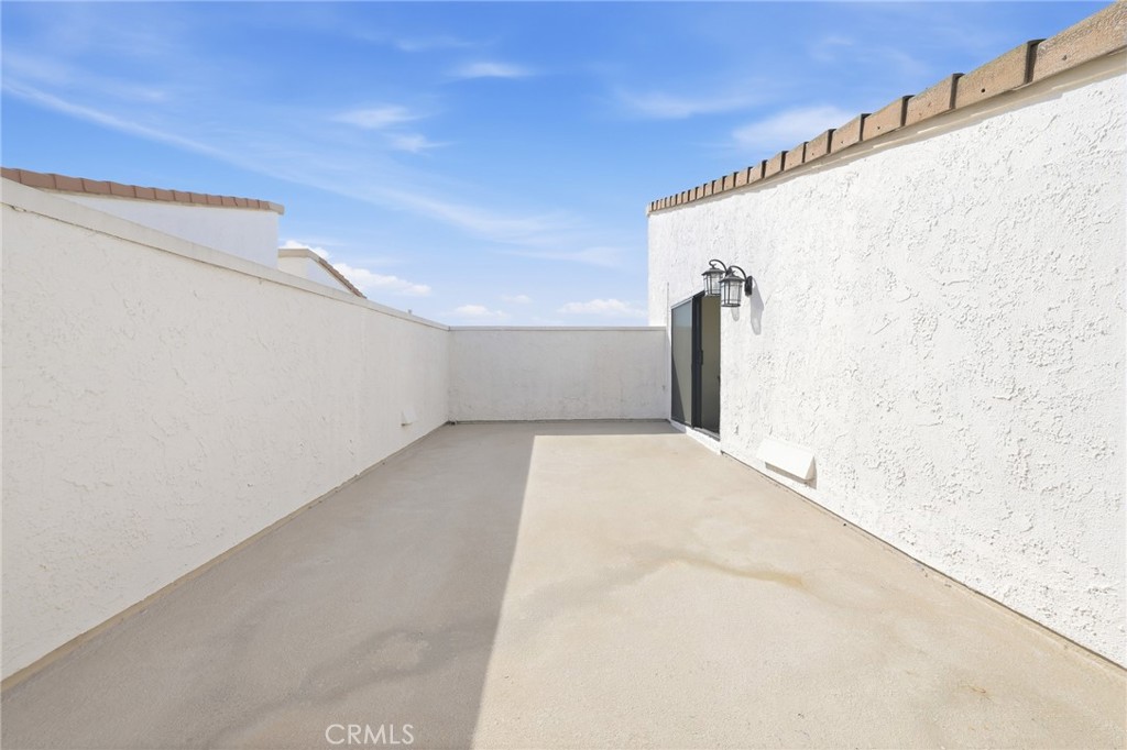 https://media.crmls.org/medias/43cb4eff-ad8a-4c81-8e92-e76954c9c7cb.jpg?preset=X-Large