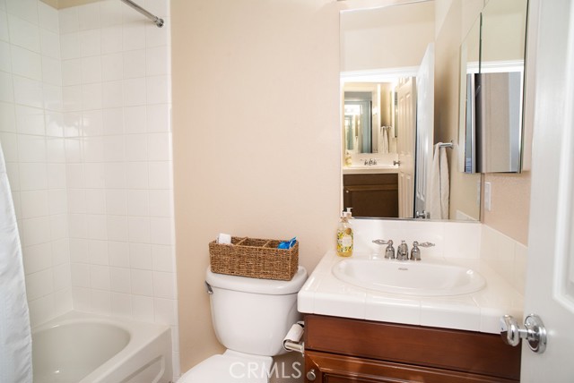 Detail Gallery Image 20 of 24 For 22152 Altair Ln, Valencia,  CA 91390 - 5 Beds | 3/1 Baths
