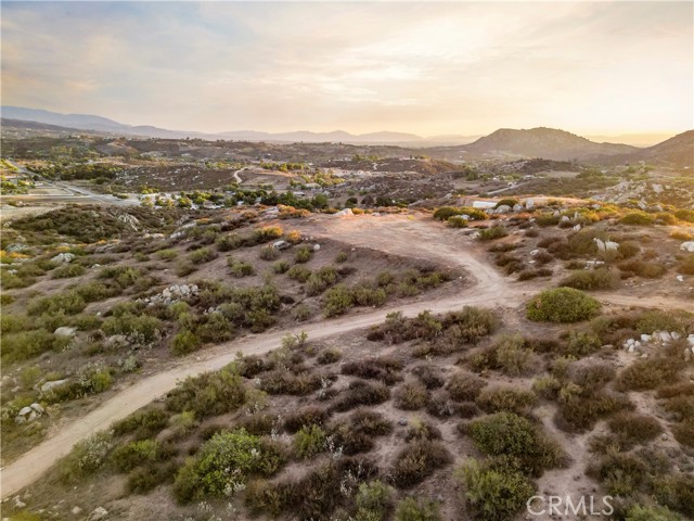 45 Intrepid, Temecula CA: https://media.crmls.org/medias/43cb9e68-8059-4f5c-9830-9d6529778a80.jpg