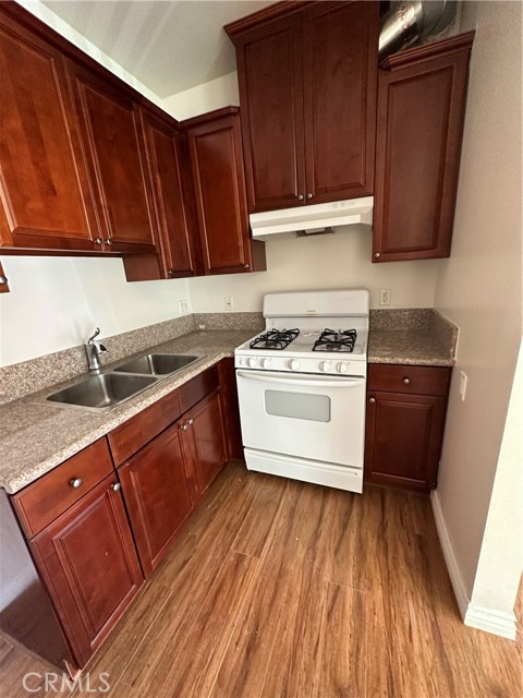 463 N Marengo Avenue, Pasadena CA: https://media.crmls.org/medias/43cd6d47-9b34-411b-96d6-ed667b189ee2.jpg