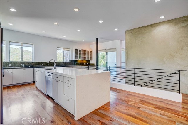 Detail Gallery Image 15 of 55 For 1352 La Mirada St, Laguna Beach,  CA 92651 - 3 Beds | 3/1 Baths