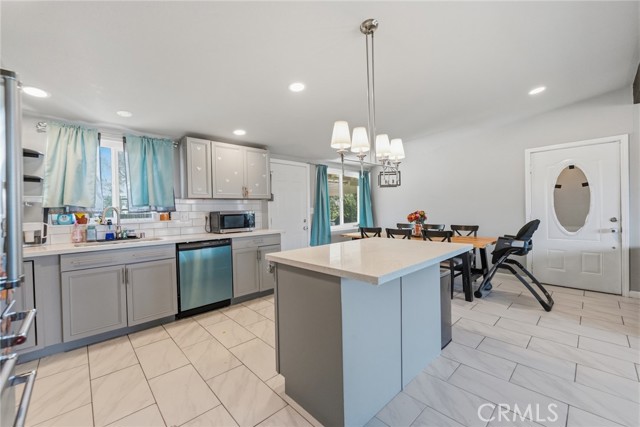 Detail Gallery Image 11 of 28 For 38871 Yucca Tree, Palmdale,  CA 93551 - 3 Beds | 1 Baths