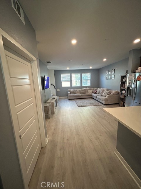 Detail Gallery Image 7 of 37 For 12745 Watt Ln #B,  Sylmar,  CA 91342 - 4 Beds | 3/1 Baths