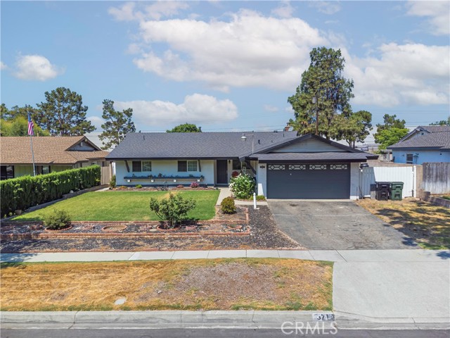 Detail Gallery Image 2 of 25 For 371 S Alexander Ave, Upland,  CA 91786 - 3 Beds | 2 Baths