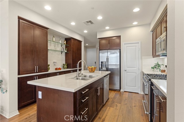 Detail Gallery Image 7 of 31 For 12913 Mission #108,  Hawthorne,  CA 90250 - 2 Beds | 2/1 Baths