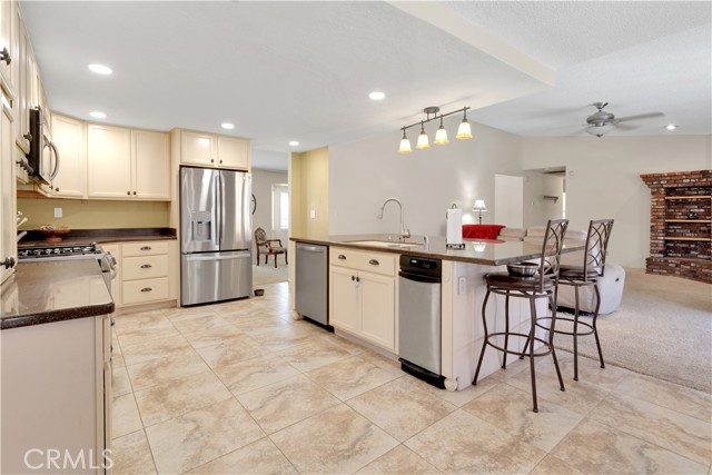 Detail Gallery Image 14 of 51 For 18830 Munsee Rd, Apple Valley,  CA 92307 - 4 Beds | 2/1 Baths