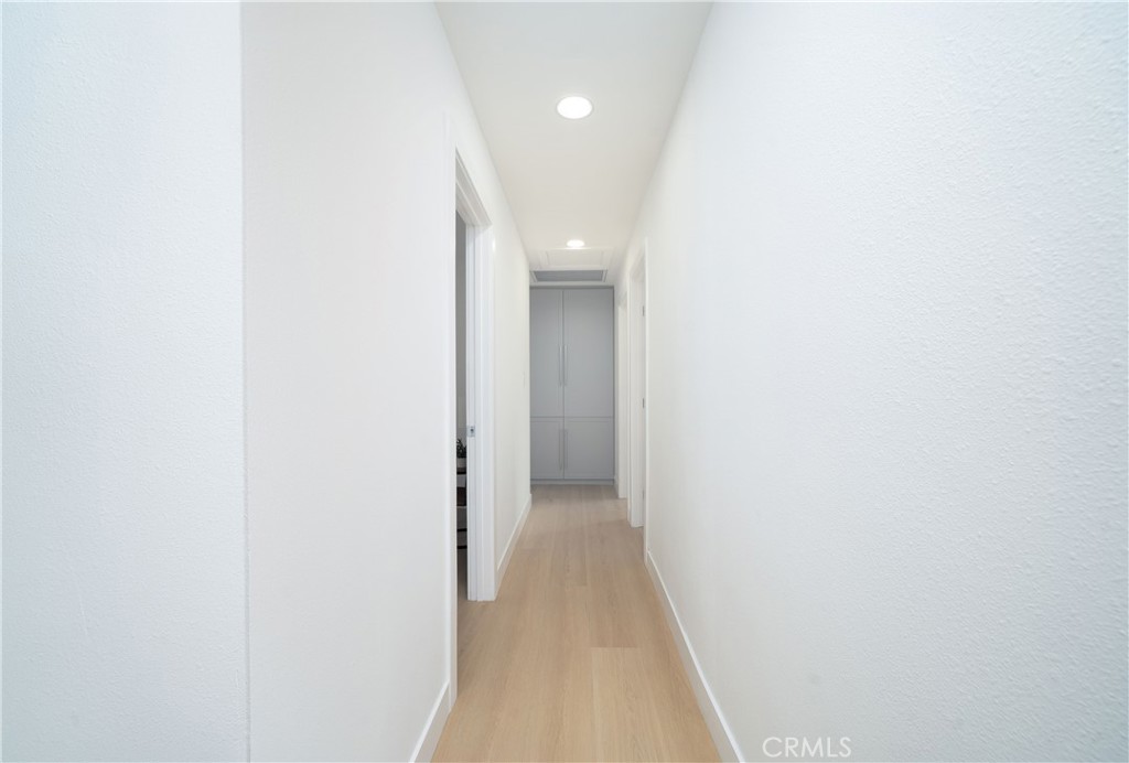 https://media.crmls.org/medias/43cfe383-e4e4-4766-8ed7-b870cb8f6c88.jpg?preset=X-Large
