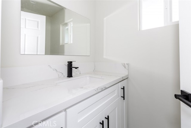 15849 Marlin Place, Van Nuys CA: https://media.crmls.org/medias/43d09cb8-0903-492d-9ce0-608ea4804e4e.jpg