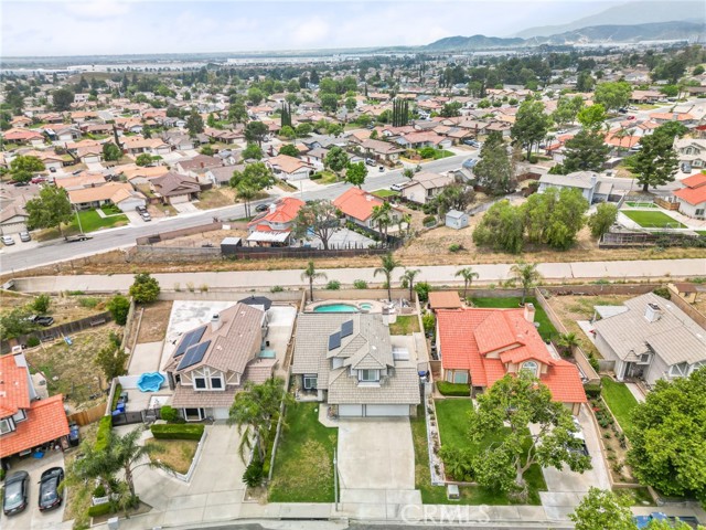 6264 N Beechwood Avenue, San Bernardino CA: https://media.crmls.org/medias/43d0bbed-dae3-4a02-9ede-fe8554ffc16c.jpg