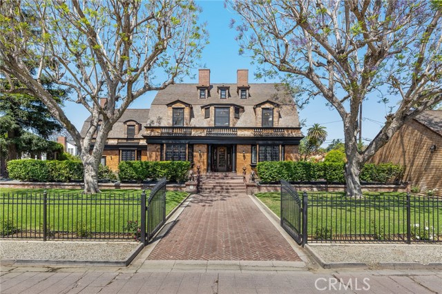 Detail Gallery Image 2 of 62 For 11 La Linda Dr, Long Beach,  CA 90807 - 8 Beds | 4/3 Baths