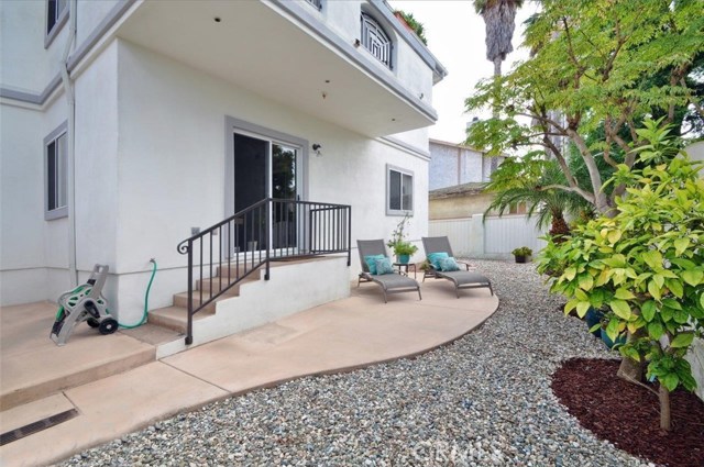 715 Irena Avenue, Redondo Beach, California 90277, 3 Bedrooms Bedrooms, ,2 BathroomsBathrooms,Residential,Sold,Irena,SB17231195