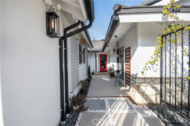 Detail Gallery Image 5 of 57 For 10211 Cliff Dr, Huntington Beach,  CA 92646 - 4 Beds | 3 Baths