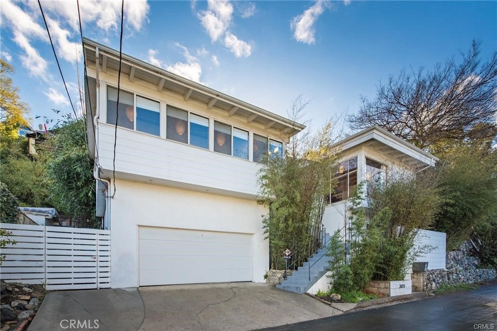 2828 Pacific View