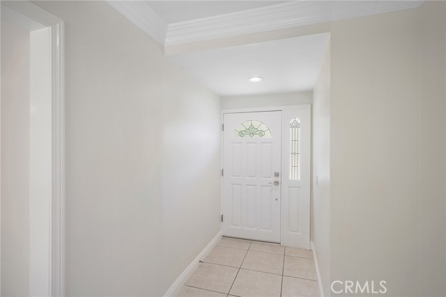 Detail Gallery Image 3 of 32 For 3805 Los Olivos Ln, Glendale,  CA 91214 - 5 Beds | 2 Baths