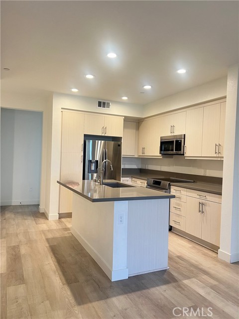 Front Image Thumbnail for CRPW26050161