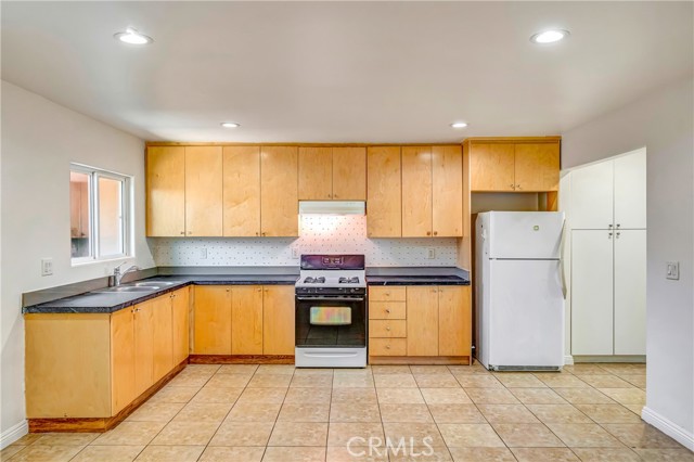 Detail Gallery Image 1 of 16 For 6735 Elmer Ave #12,  North Hollywood,  CA 91606 - 1 Beds | 1 Baths