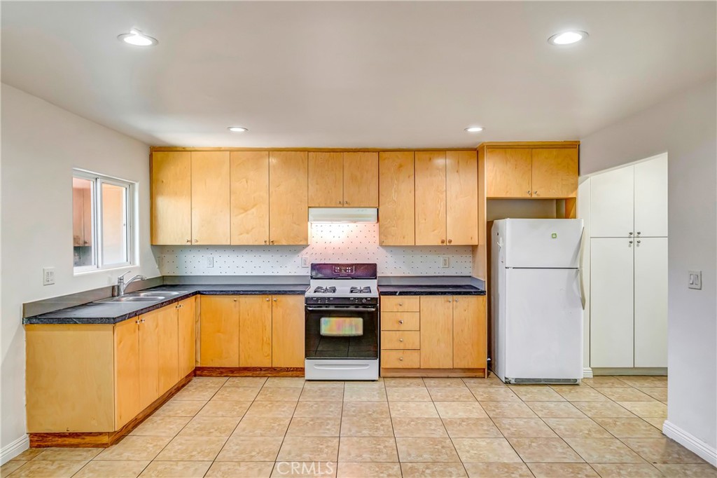 6735 Elmer Avenue #12