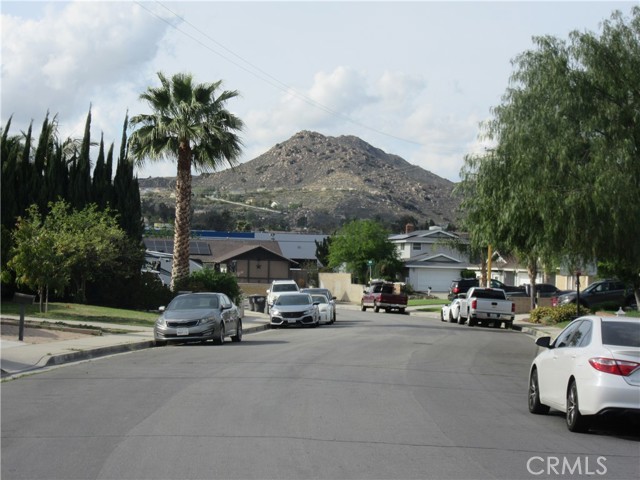 Detail Gallery Image 32 of 32 For 3636 Mapleleaf Dr, Riverside,  CA 92503 - 4 Beds | 2 Baths