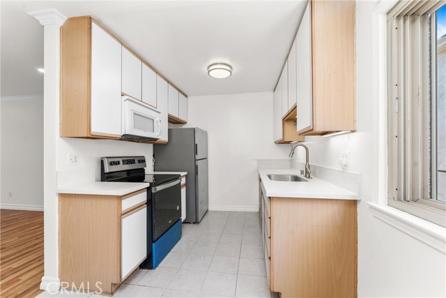 8650 Belford Avenue, Los Angeles CA: https://media.crmls.org/medias/43d50209-5bb5-43c1-935b-2e8a5f8aa956.jpg