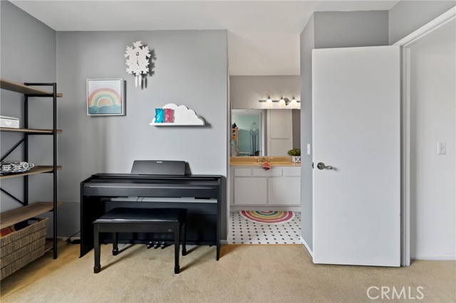 2512 Curtis Avenue, Redondo Beach, California 90278, 2 Bedrooms Bedrooms, ,2 BathroomsBathrooms,Residential,Sold,Curtis,SB23119395