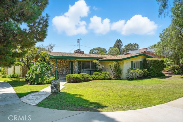 Detail Gallery Image 1 of 31 For 1075 Bryant Rd, Long Beach,  CA 90815 - 3 Beds | 3 Baths