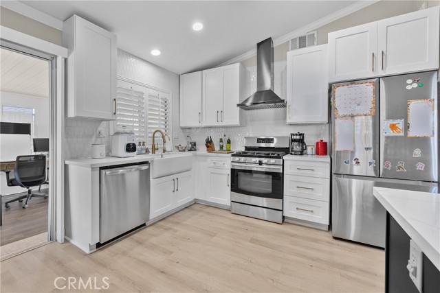 Detail Gallery Image 5 of 16 For 3415 Hawthorne, Corona,  CA 92881 - 3 Beds | 2 Baths