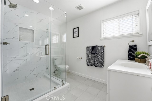 Image 13 of 34 For 713 Sycamore