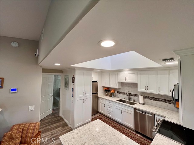 13261 Southport Ln., M8-184I, Seal Beach CA: https://media.crmls.org/medias/43d6e0e1-6abb-4352-a125-06a5b9020992.jpg