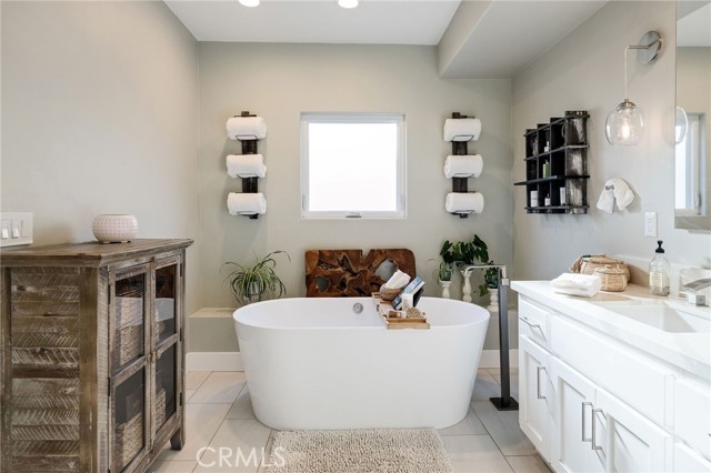 Detail Gallery Image 25 of 38 For 647 2nd, Hermosa Beach,  CA 90254 - 3 Beds | 2/1 Baths