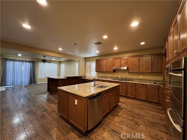 Detail Gallery Image 5 of 26 For 279 Cross Rail Ln, Norco,  CA 92860 - 5 Beds | 4/1 Baths