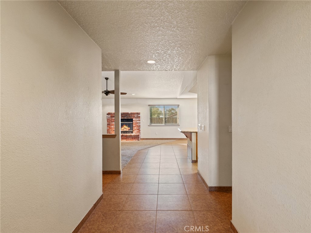 https://media.crmls.org/medias/43d89b63-52c1-41bd-a5de-1d9fb3e6fab3.jpg?preset=X-Large