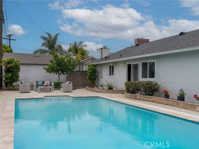 3340 Hillrose Dr, Rossmoor CA: https://media.crmls.org/medias/43d8c3d5-dfd2-4e6d-8864-c4f46fe35ecb.jpg