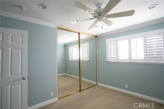 Detail Gallery Image 10 of 25 For 5302 Glenroy Dr, Huntington Beach,  CA 92649 - 5 Beds | 2 Baths