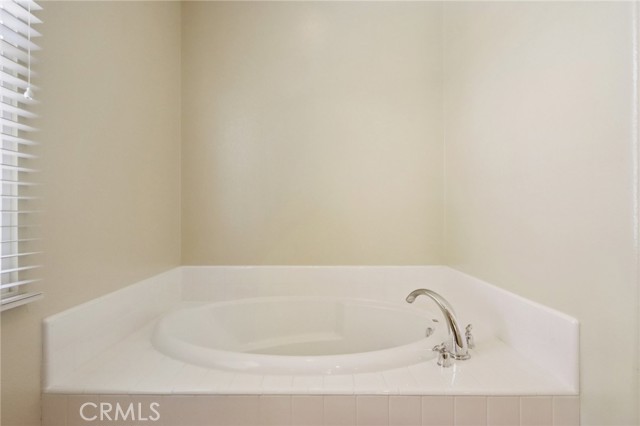 27 Antique Rose, Irvine CA: https://media.crmls.org/medias/43d96d75-b093-4958-80e0-acb7d8ed1b55.jpg